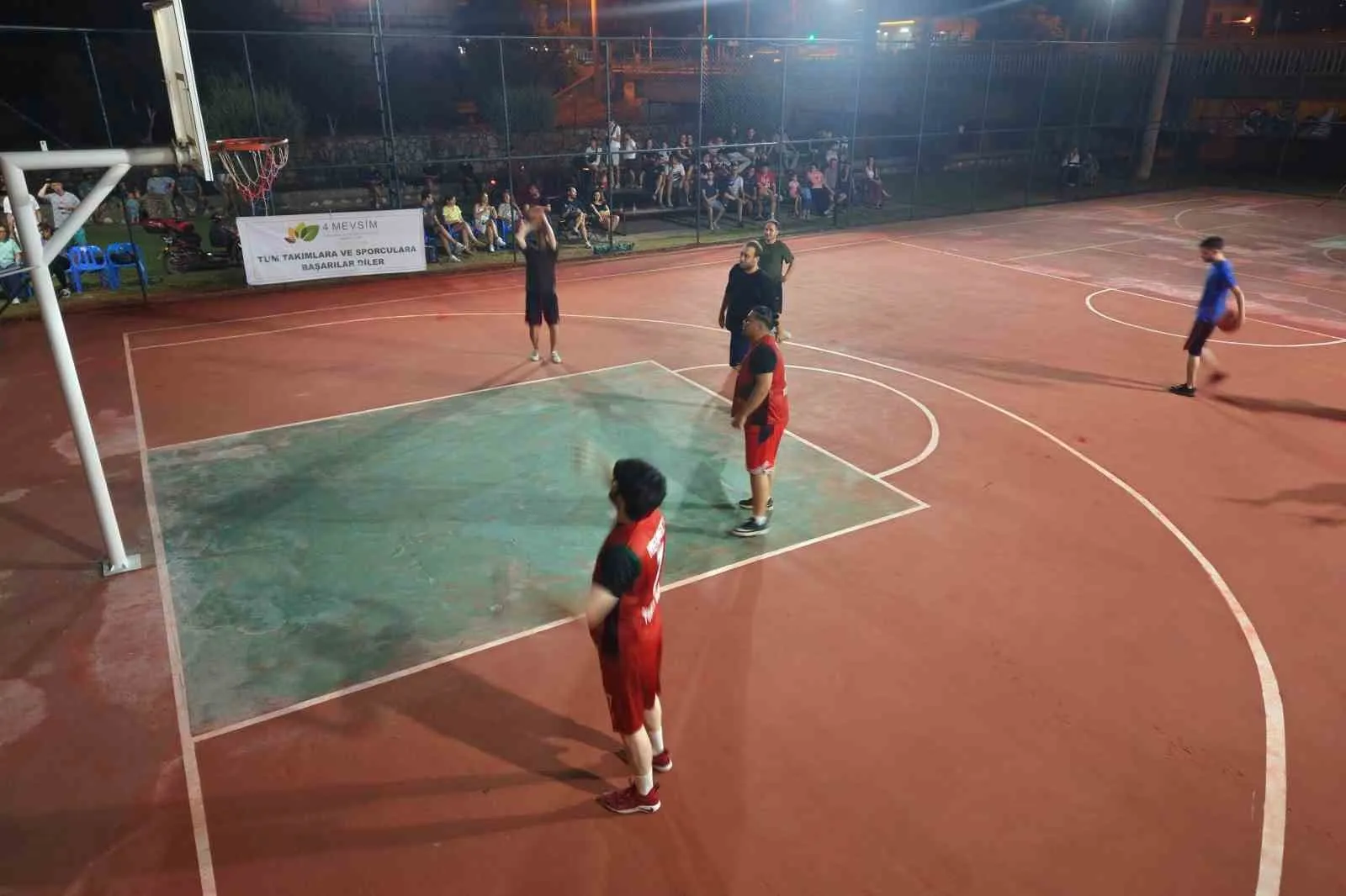Çine’de pota altı ısındı: Sokak basketbolunda nefes kesen başlangıç