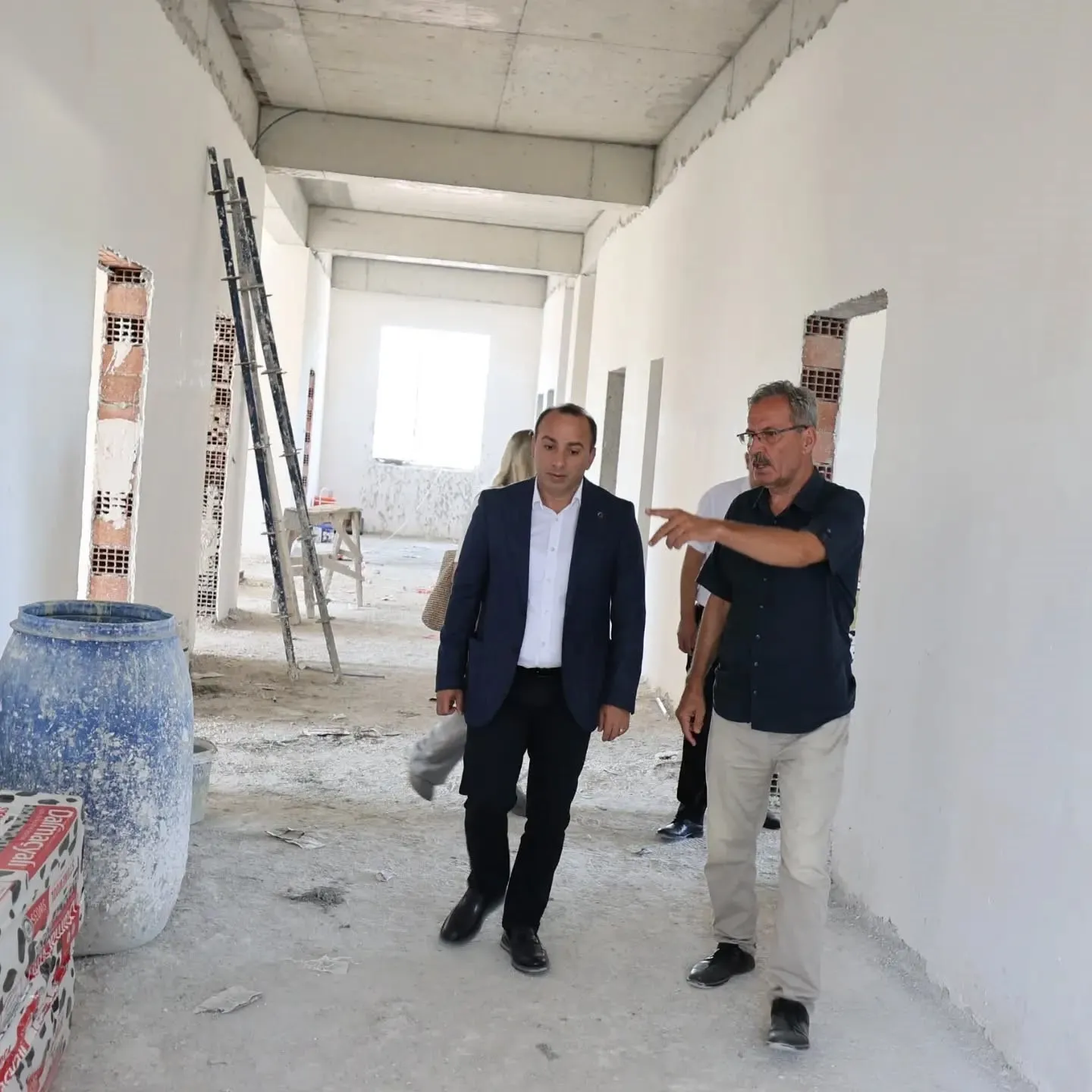 Emekli müdürden eğitime dev vefa: 71 yıllık okulun yerine modern bina yükseliyor