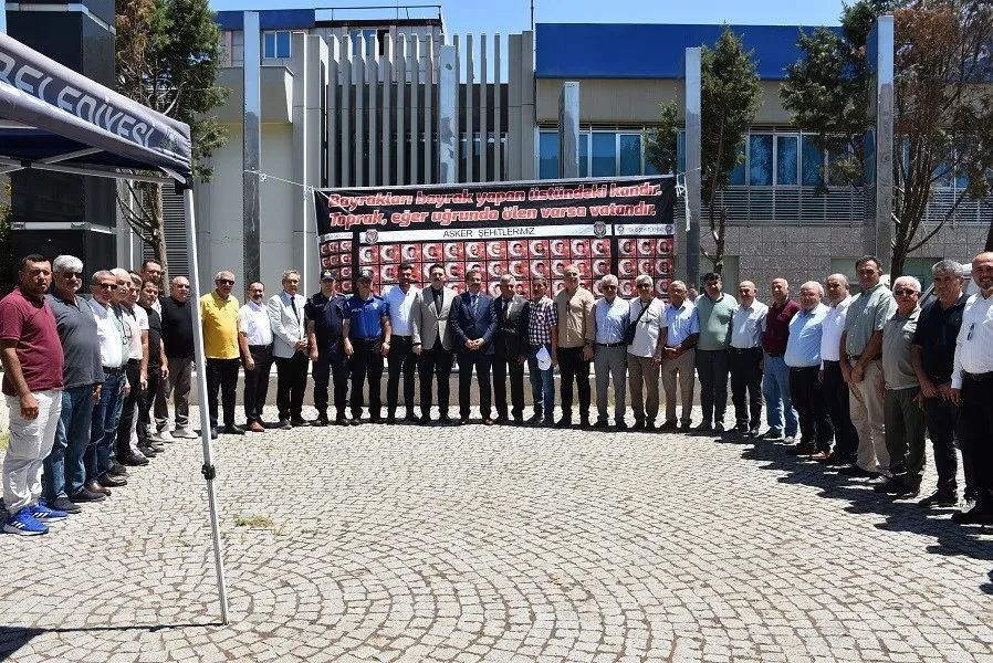 Salihli’de vefa sofrası: Şehitler için dualarla aşure dağıtıldı