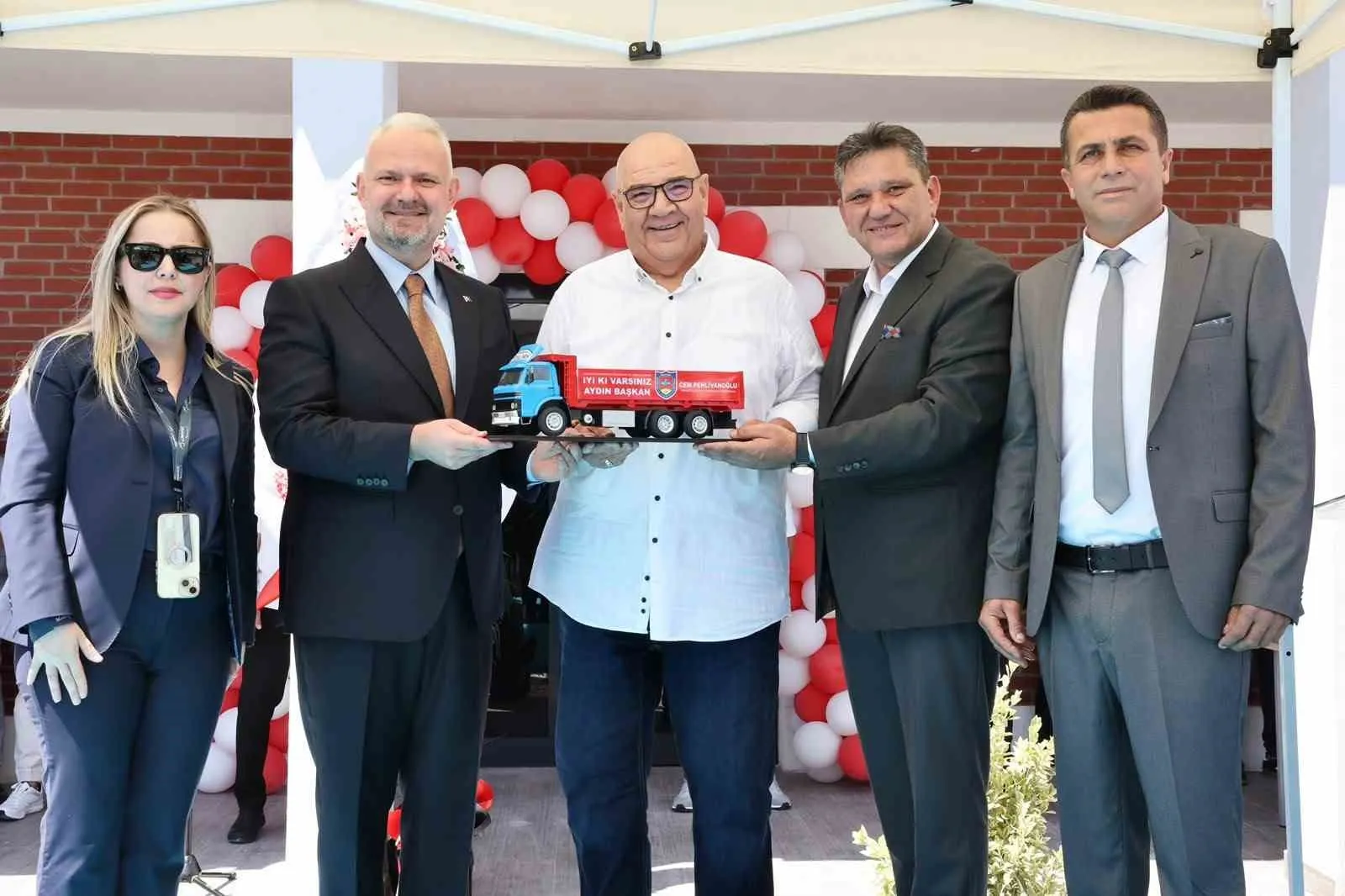 Şoför esnafına otel konforu: Menemen’de dev tesis kapılarını açtı