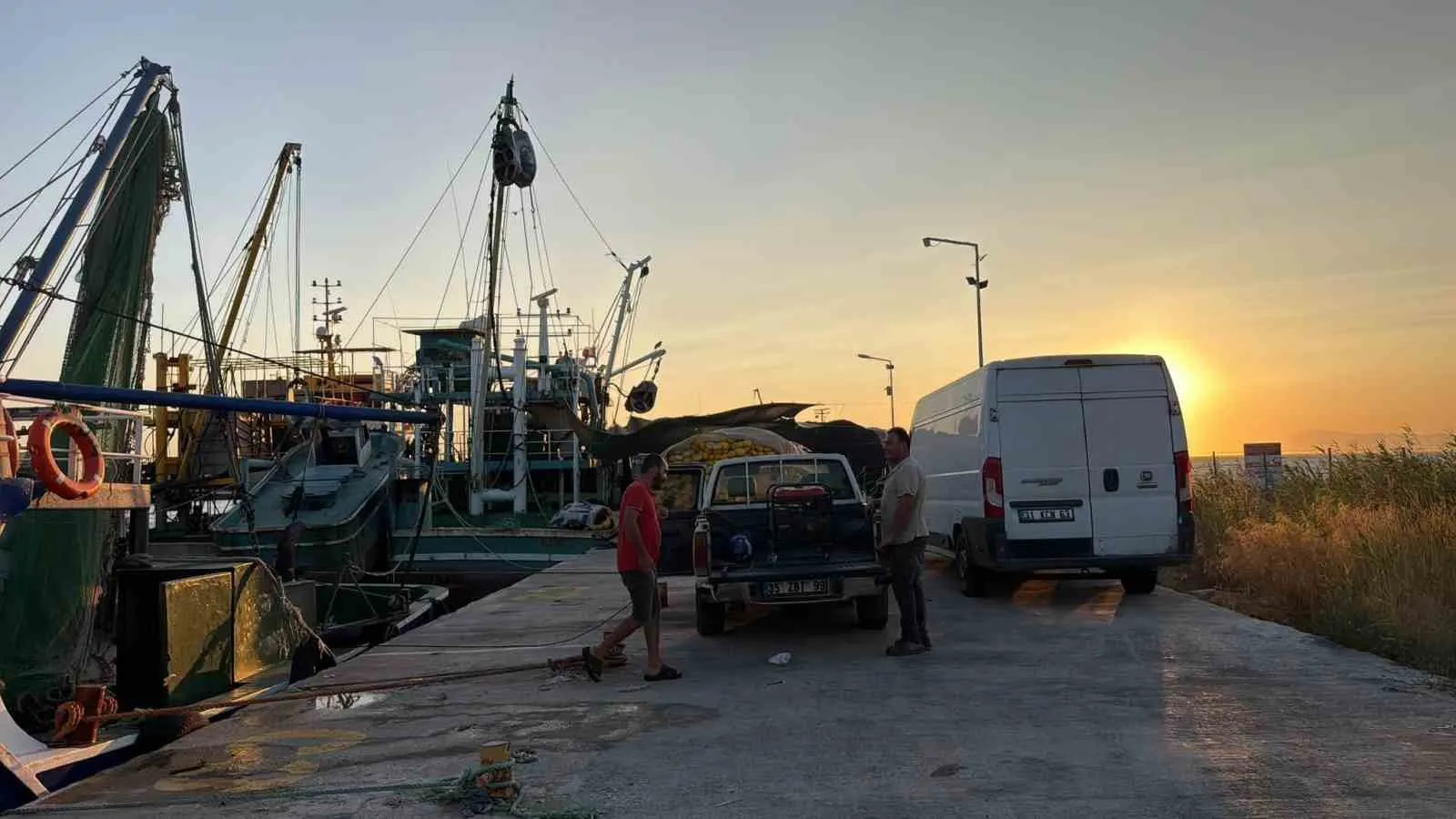 Didim denizlerinde sürdürülebilir avcılık mesaisi: Ekipler tekneleri tek tek inceledi