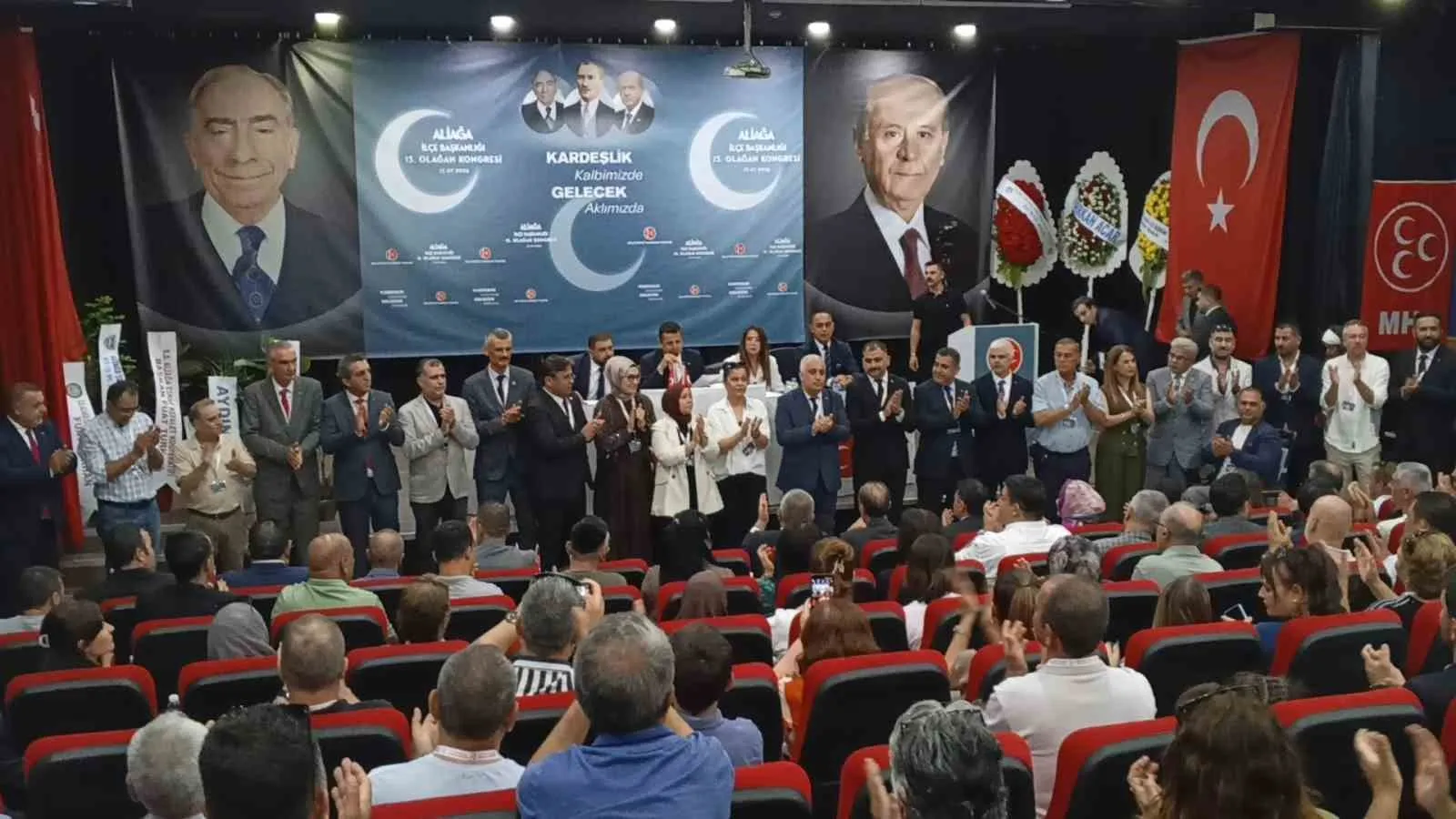 Aliağa siyasetinde istikrar mesajı: Nuray Aydemir yeniden başkan seçildi