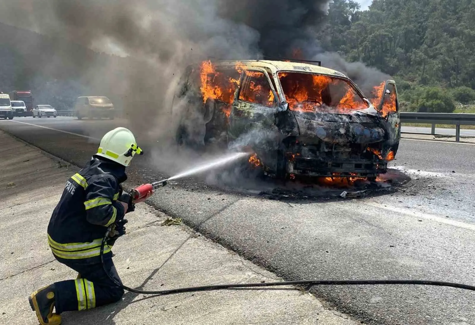 Muğla’da itfaiyenin zorlu mesaisi: 7 dakikada olay yerindeler