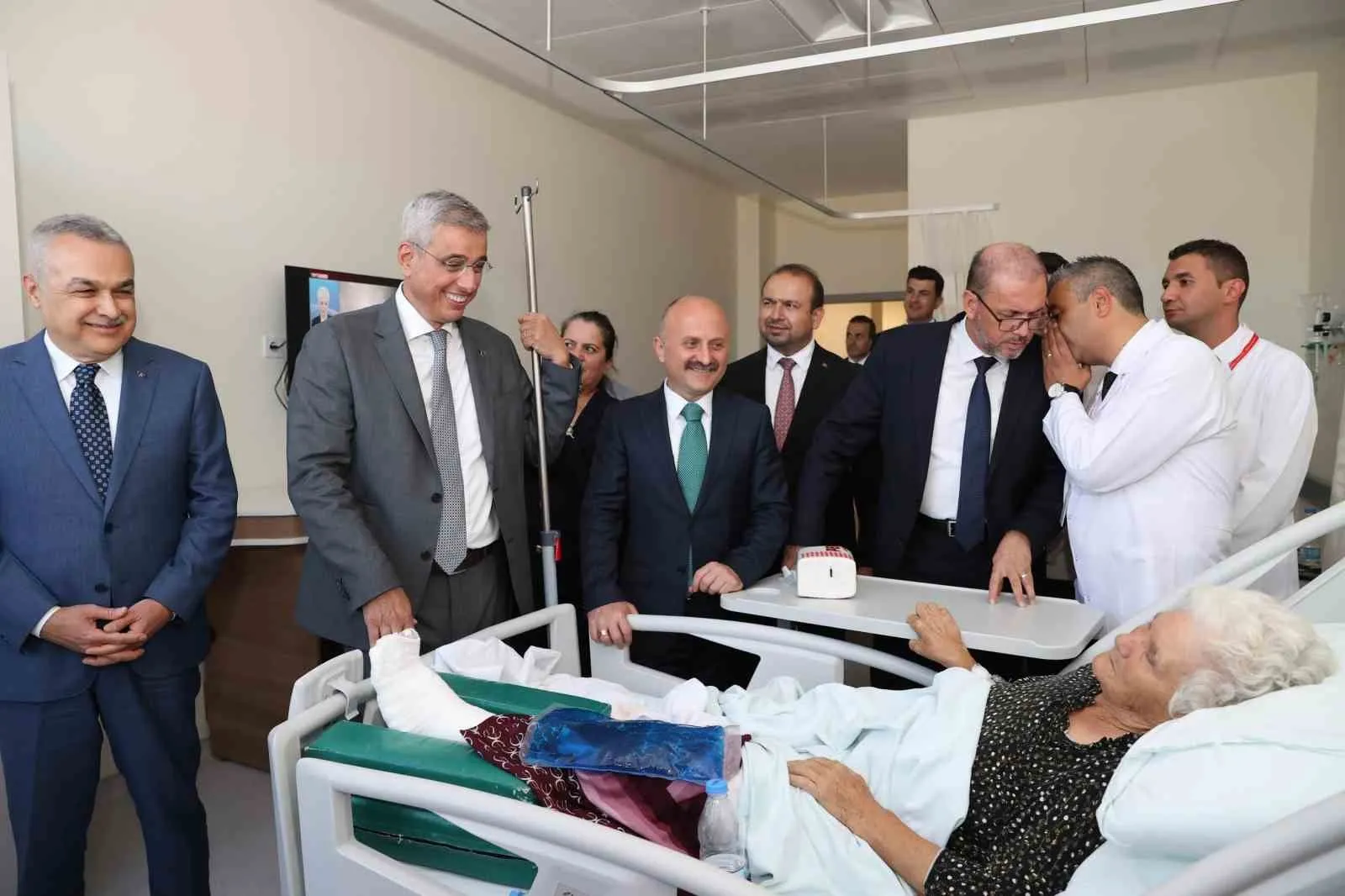 Bakan Memişoğlu’ndan Aydın’da sağlık mesaisi: Çine’de incelemelerde bulundu