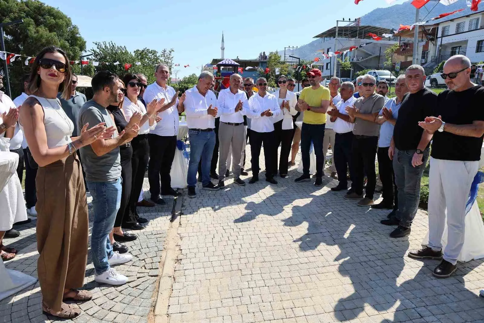 Söke’de verilen söz tutuldu: Akçakonak yeni sosyal alanına kavuştu