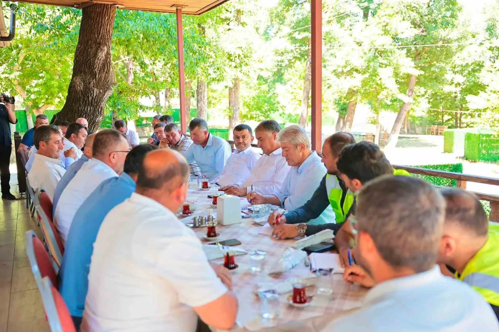 Beyağaç’ta vefa ve hizmet mesaisi: Başkanlar halkın nabzını tuttu