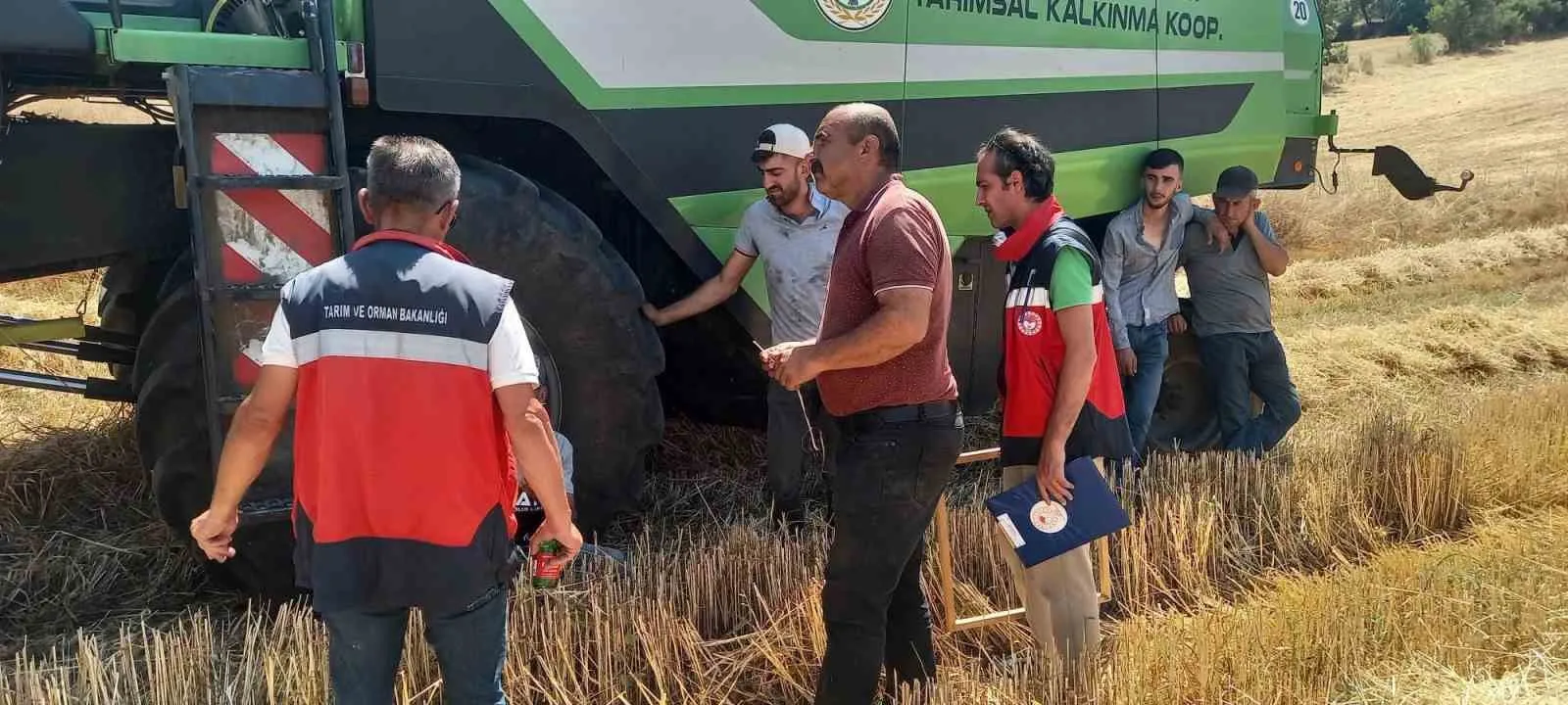 Tavşanlı ovasında hasat mesaisi: Biçerdöverlerde sıkı denetim dönemi