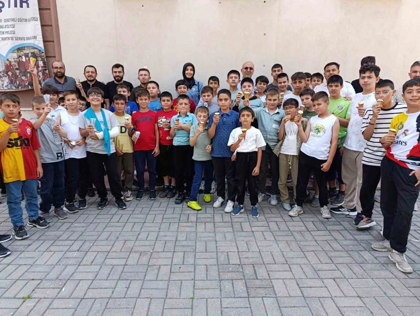Afyonkarahisar'da yaz kurslarına yoğun ilgi: Müftü İmamoğlu öğrencileri yalnız bırakmadı