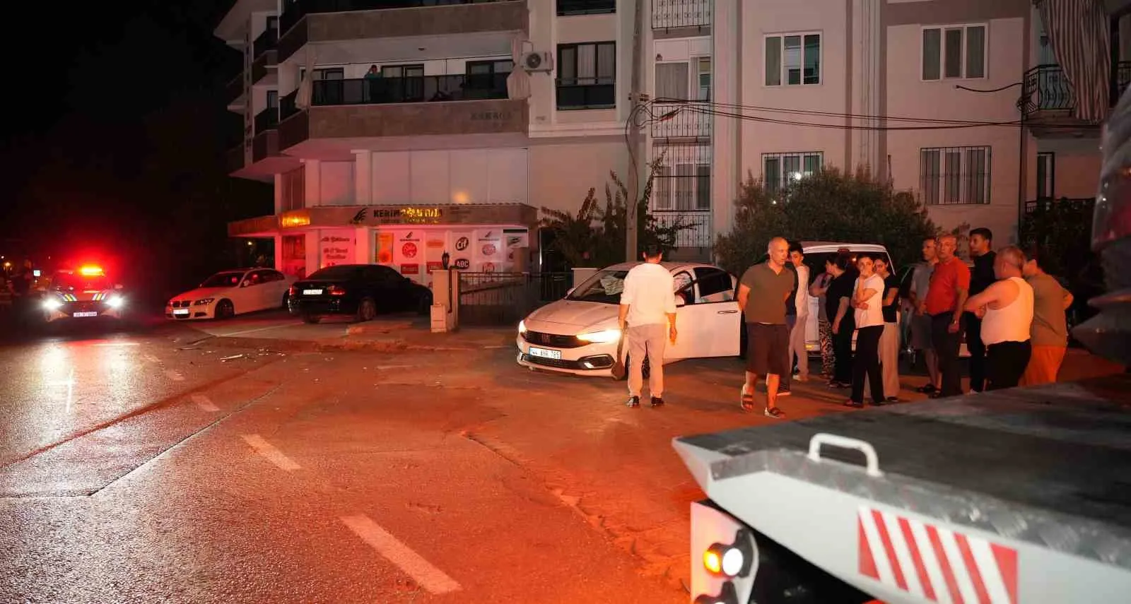 Denizli'de trafik kabusu: Tali yoldan çıkan araç zincirleme kazaya yol açtı