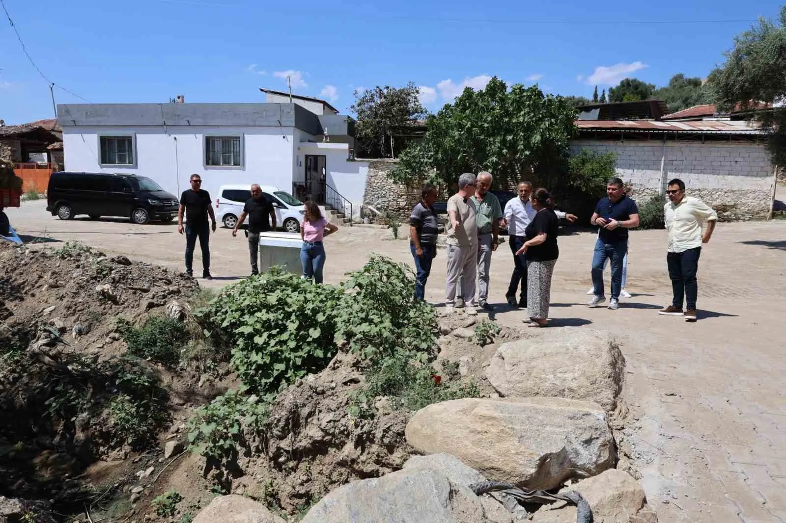 Nazilli'de yol seferberliği: Başkan Tetik'ten "bozuk yol kalmayacak" sözü