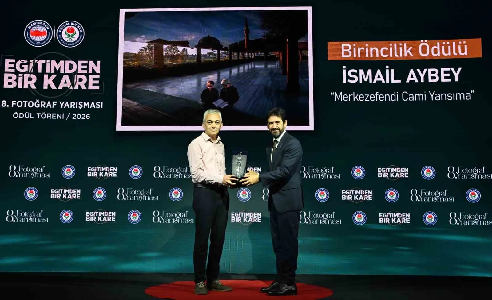 Manisa'nın objektifinden Türkiye birinciliği: İsmail Aybey'e sendikadan özel kutlama