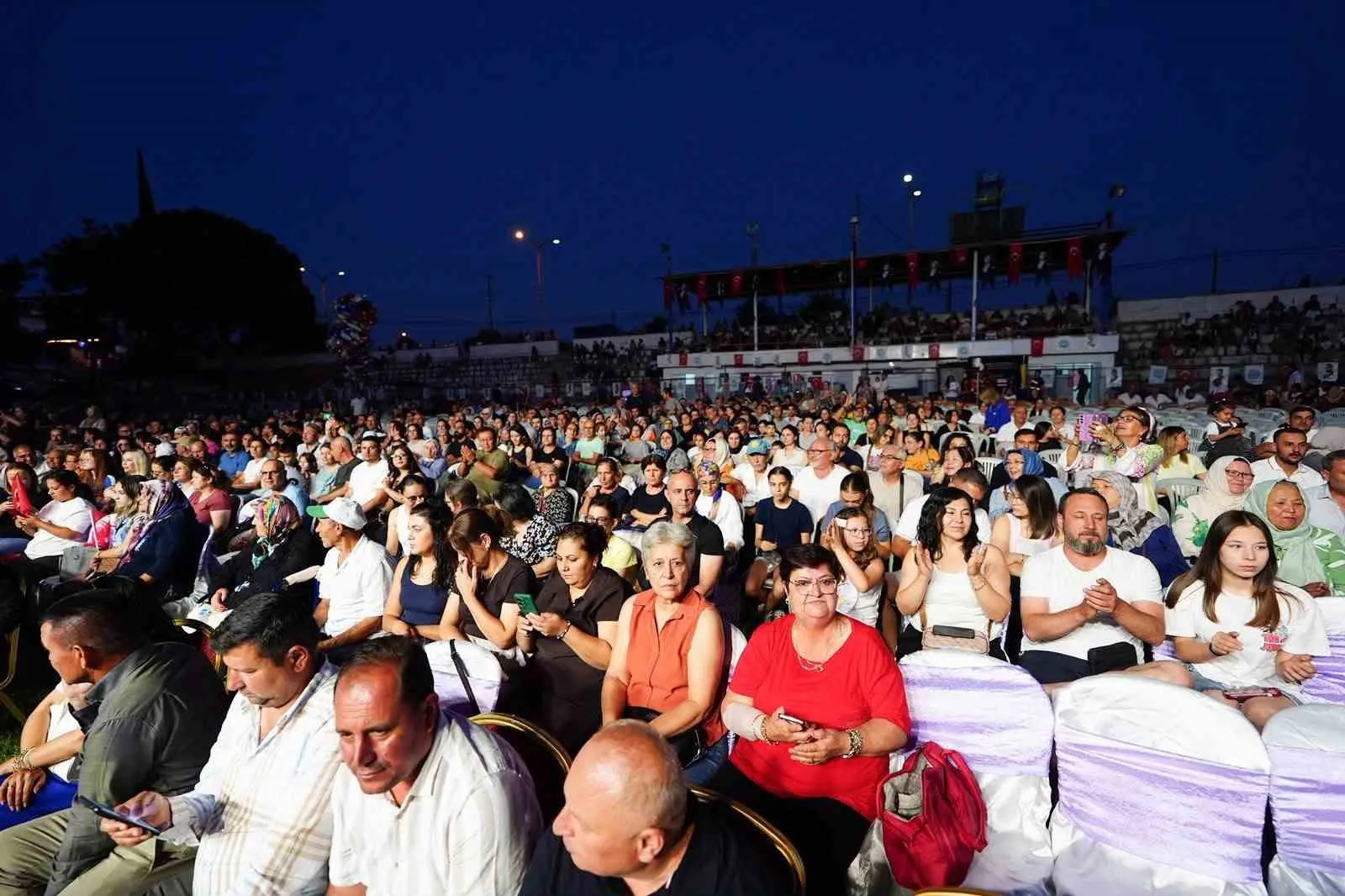 Adala’da Hermos rüzgarı esti: Onur Akın ile unutulmaz gece