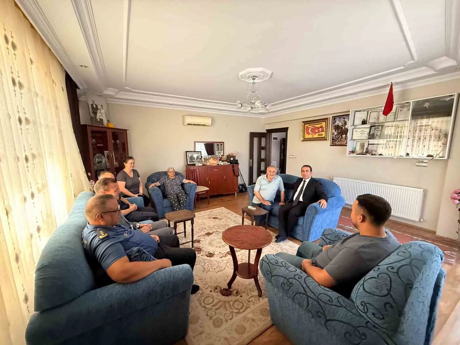 Alaşehir’in yeni kaymakamından vefa dolu ilk adım: Mesaiye şehit eviyle başladı