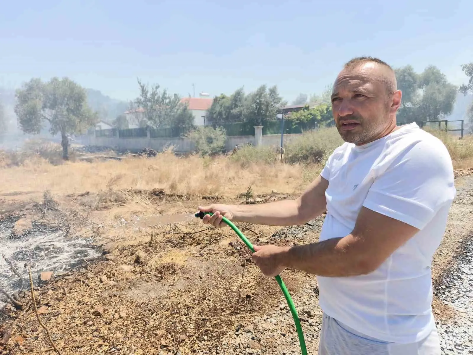 Didim’de alevler yerleşim yerlerini teğet geçti: Korku dolu anlar yaşandı