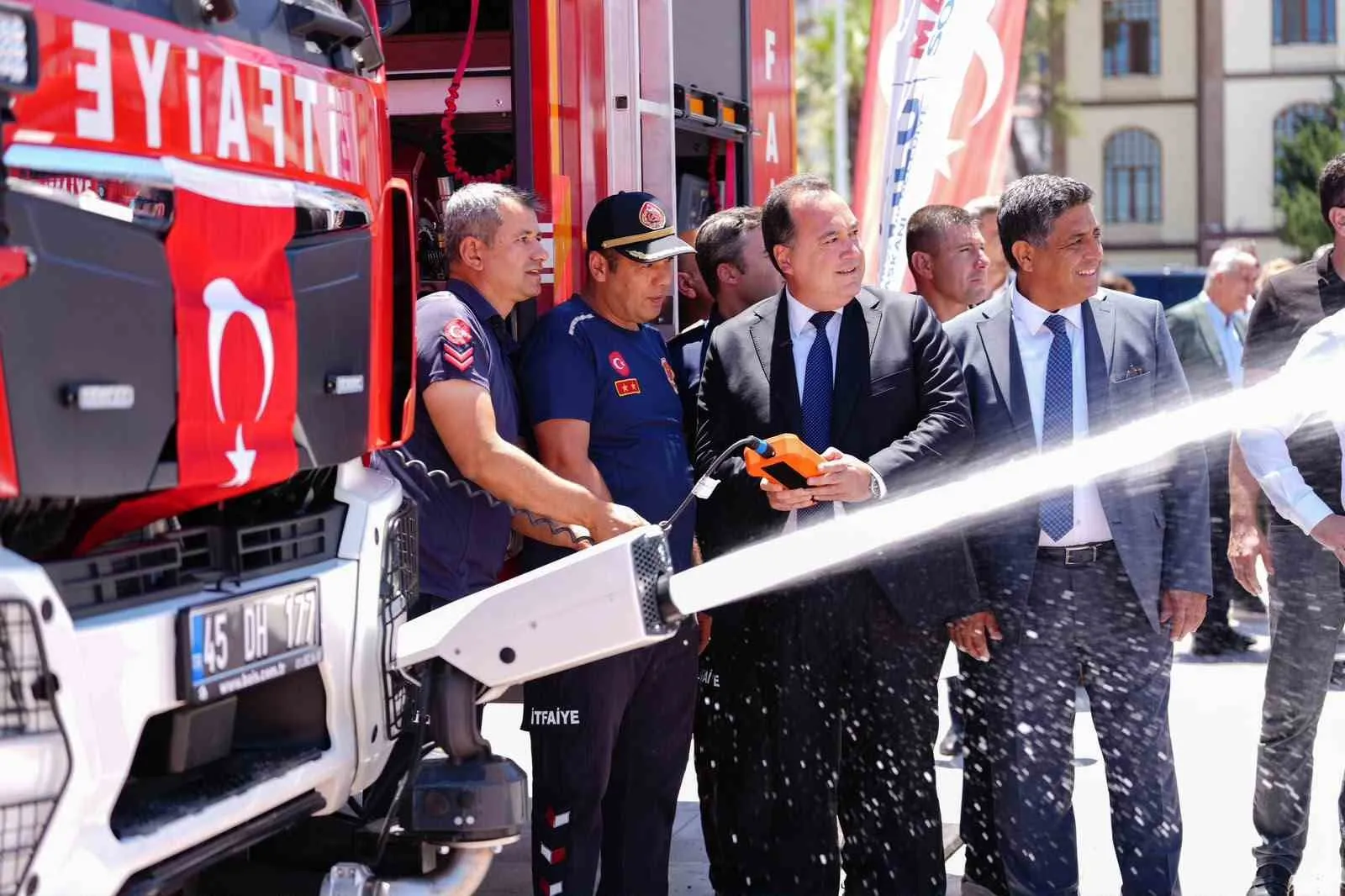 Manisa'da dev yatırım: Belediye filosuna 350 milyonluk güç takviyesi