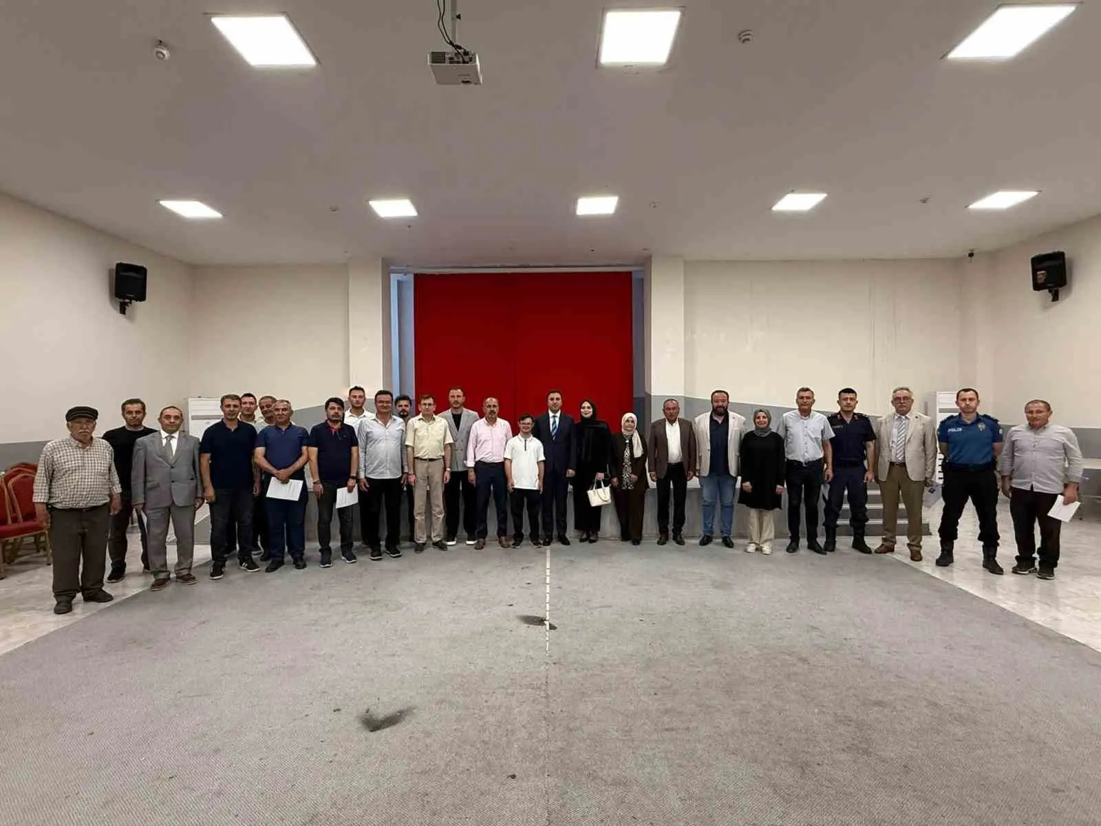 Çavdarhisar’da duygusal veda: Kaymakam Murat Ak yeni görevine uğurlandı