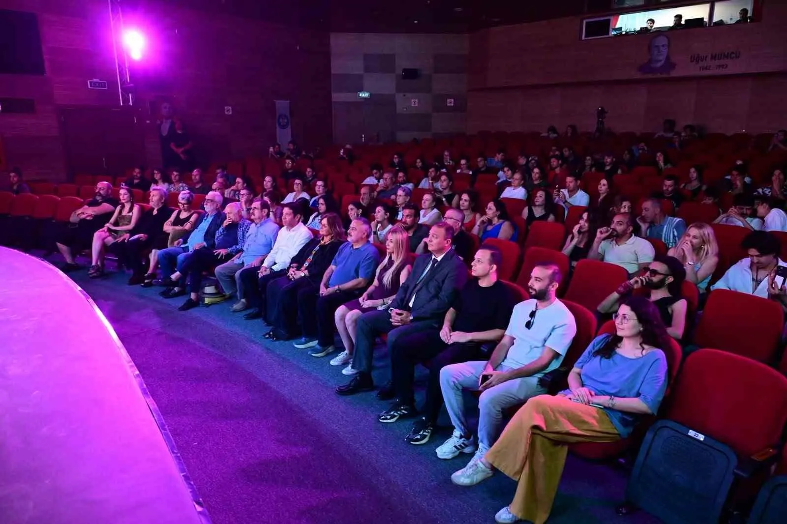 Manisa sahnelerinde gurur gecesi: Sencar Sağdıç Umut Ödülü belediyenin oldu