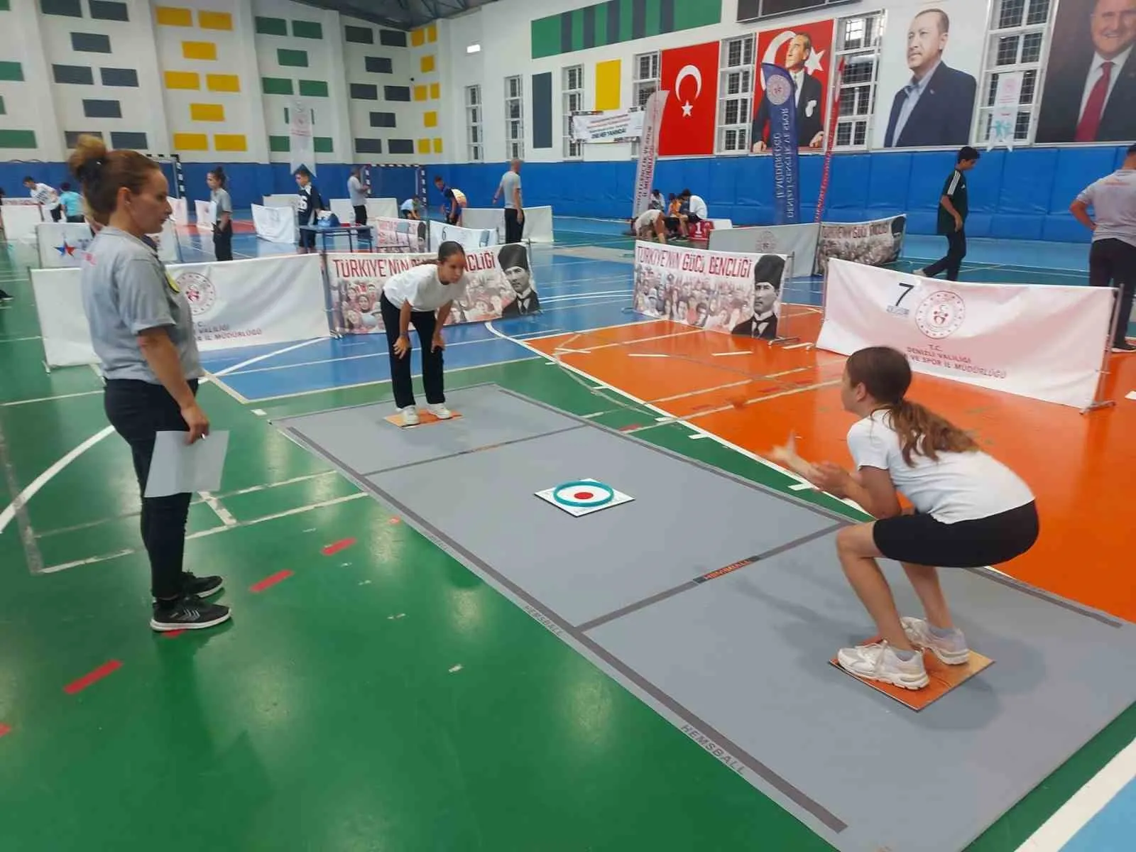 Denizli’de Hemsball heyecanı: 15 Temmuz ruhu parkeye yansıdı