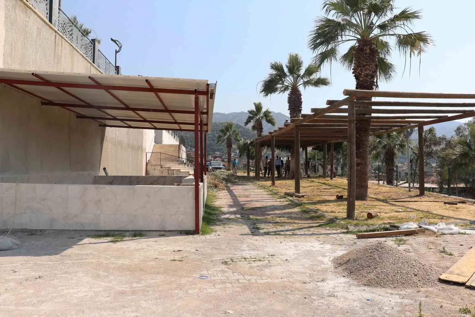 Koçarlı’da sosyal yaşamın yeni merkezi şekilleniyor: Başkan Arıcı denetledi