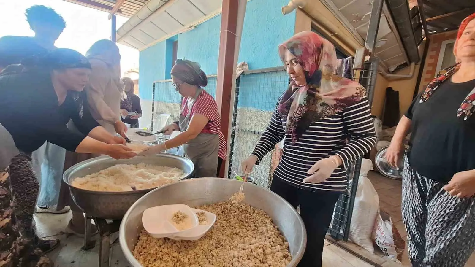 İki asırlık miras Sarıgöl’de yeniden hayat buldu: Binlerce kişi aynı sofrada buluştu