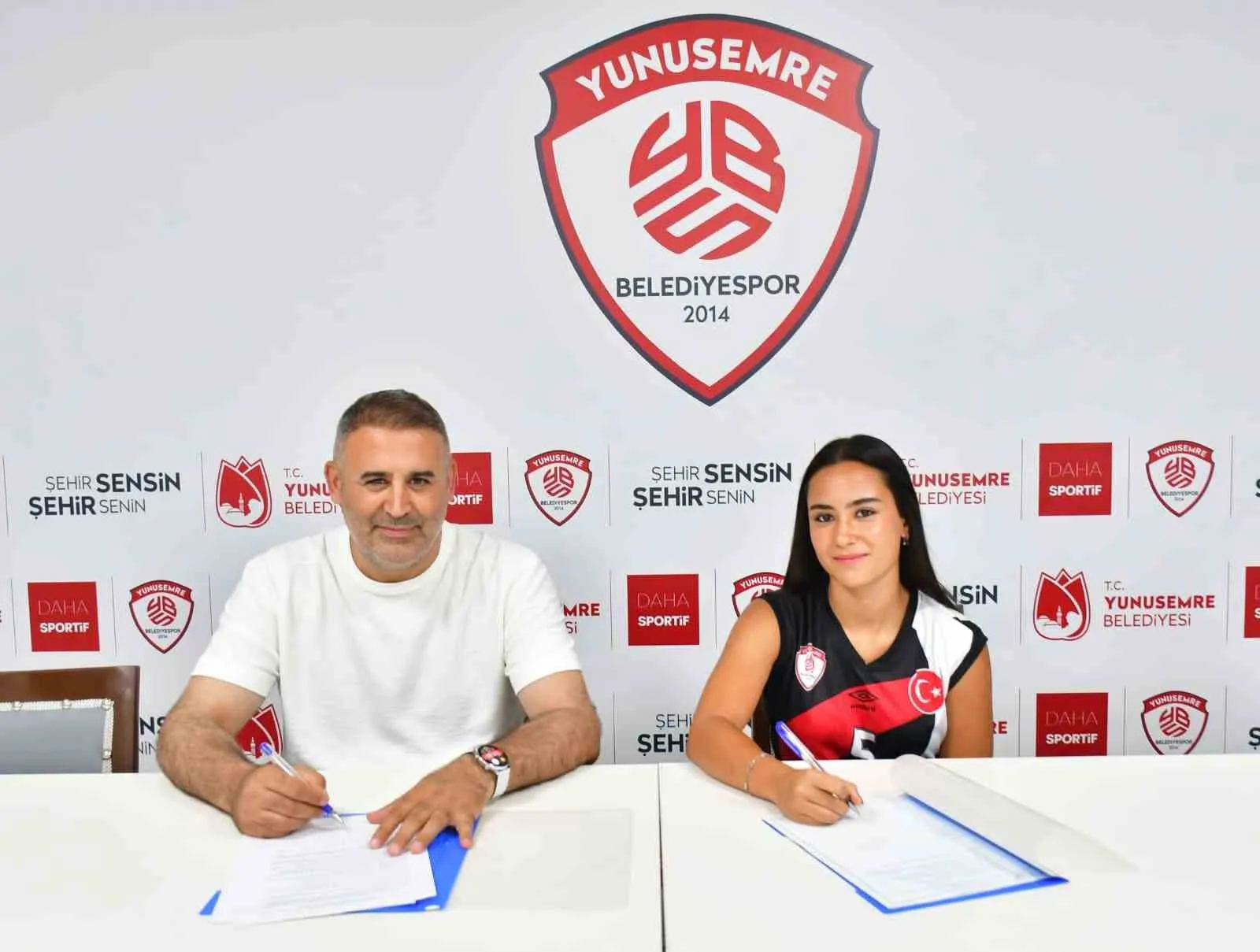 Yunusemre Belediyespor'dan savunmaya genç takviye