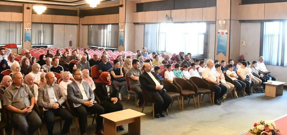 Kütahya’da çifte başarı hedefi: Hafızlık ve akademik eğitim aynı çatı altında buluştu