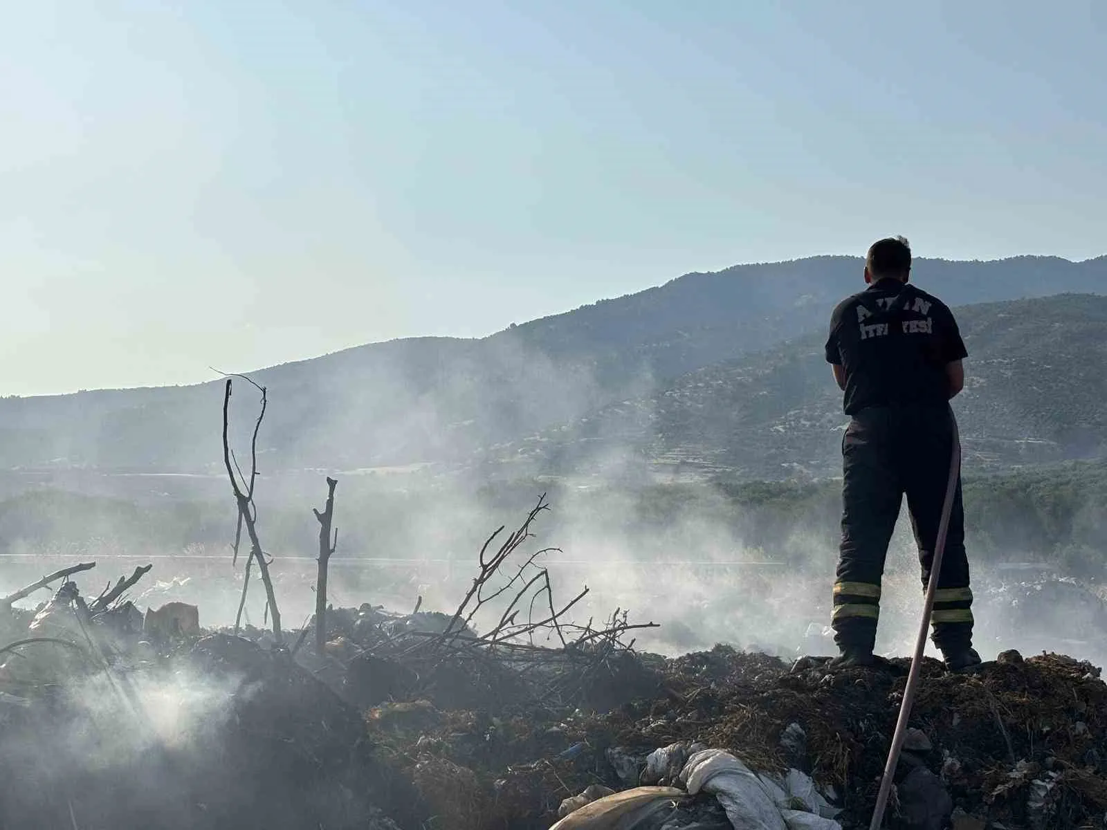 Aydın'da yangın mesaisi: İtfaiye ekipleri bir haftada yüzlerce noktaya yetişti
