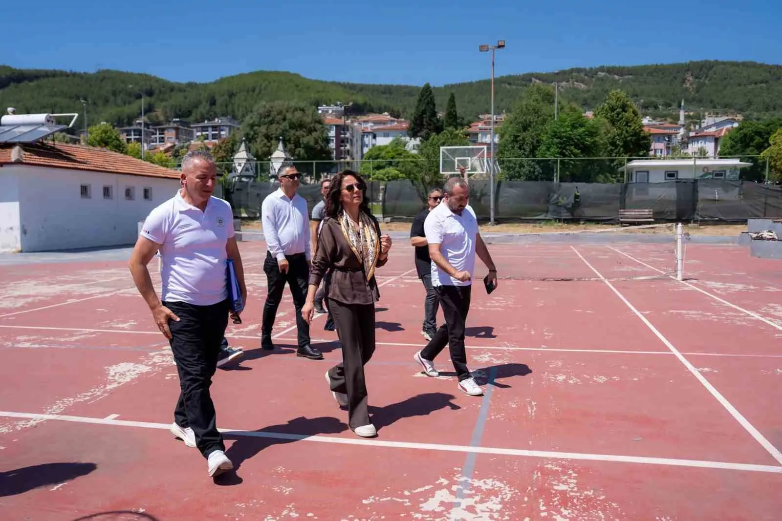 Menteşe’de spor tesisleri baştan aşağı yenileniyor: Başkan Köksal’dan yerinde inceleme