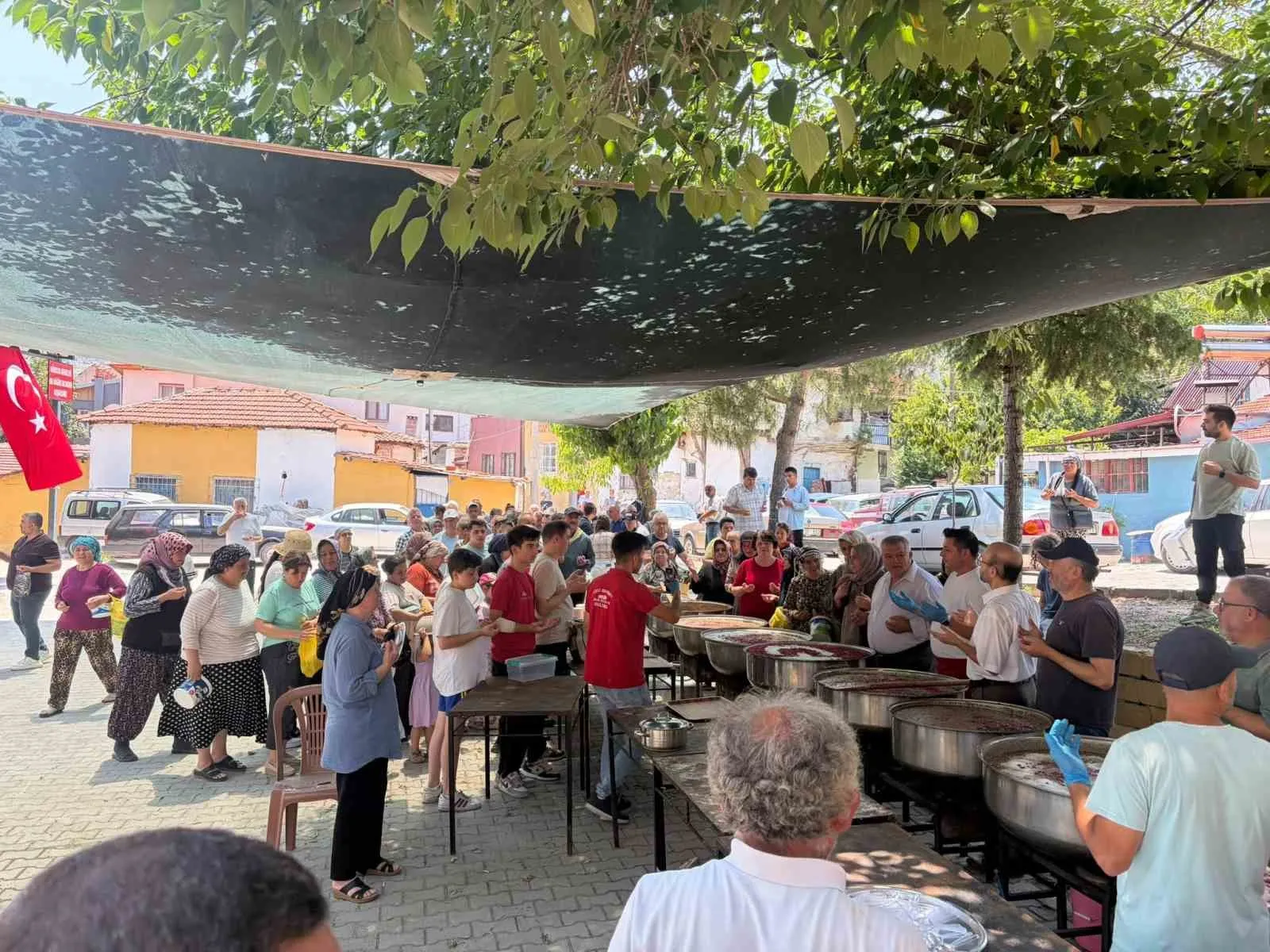 Buldan’da 34 yıllık gelenek bozulmadı: Kazanlar birlik için kaynadı
