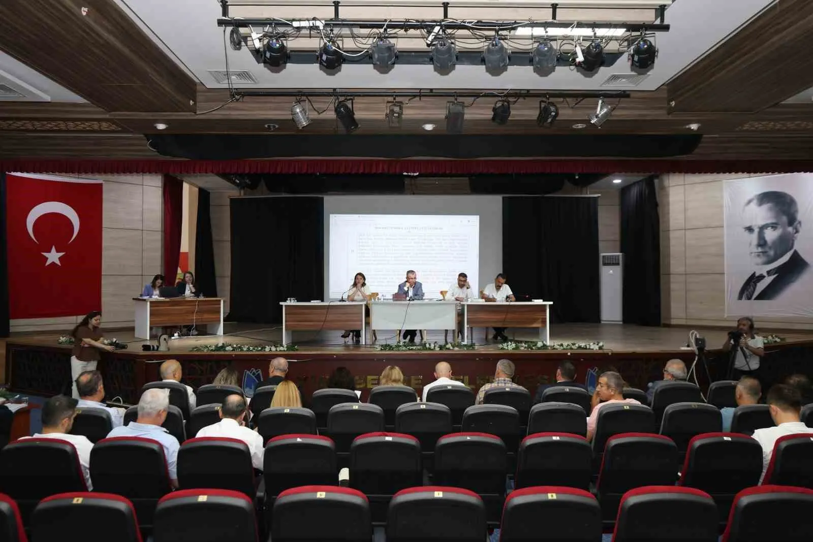Yunusemre Meclisi’nden ortak akıl vurgusu: 50 madde tek oturumda çözüldü
