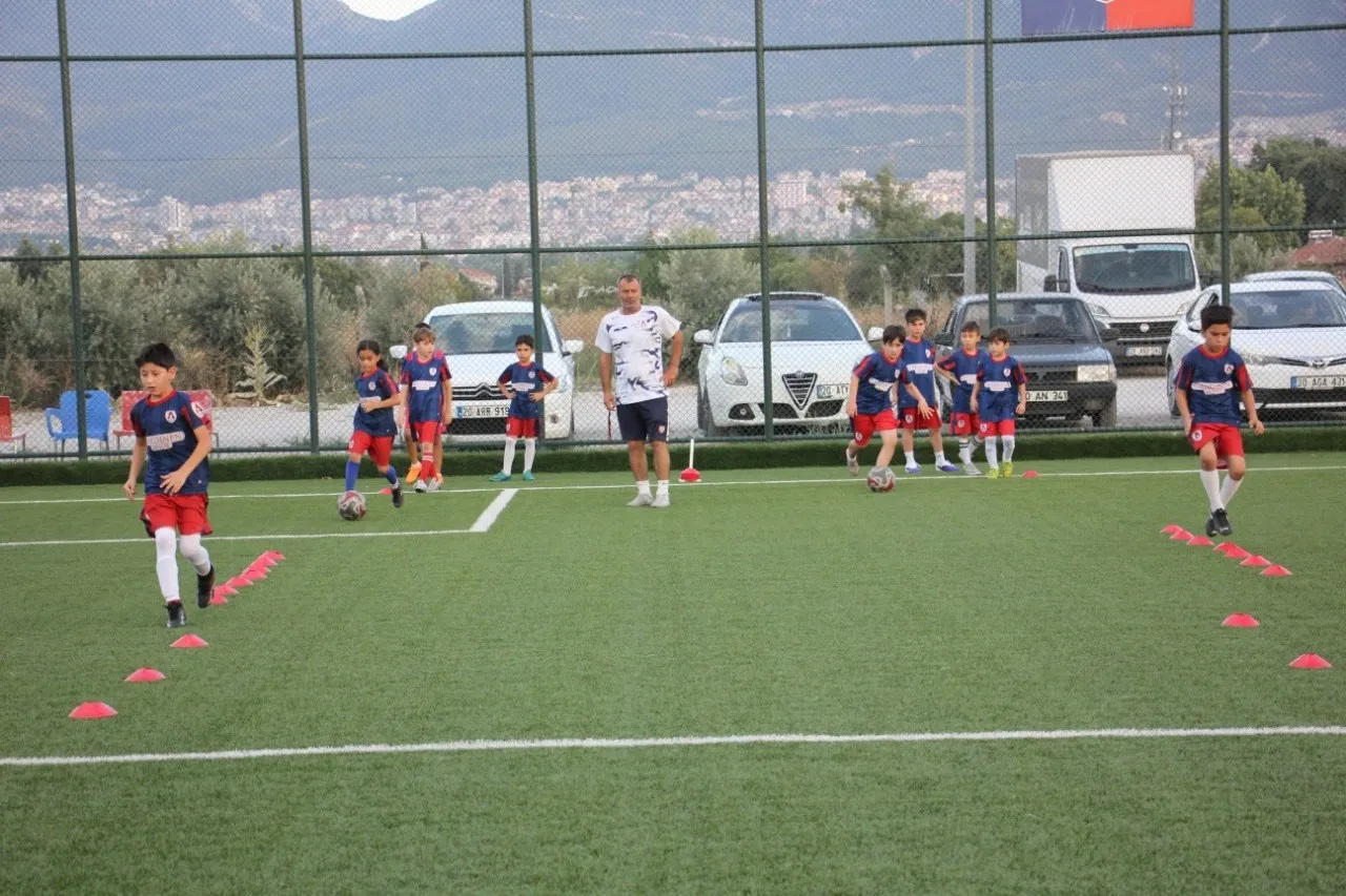 Denizli Altınyıldız'da hedef akademi ligi: Genç yetenekler vitrine çıkıyor
