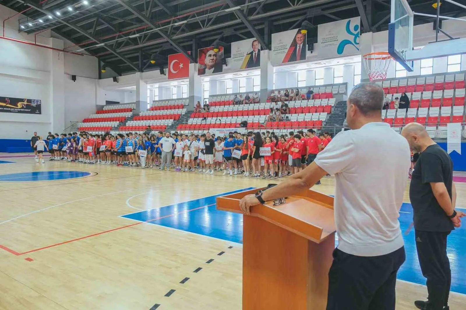 Söke'de potanın yıldızları sahne aldı: Geleceğin devleri parkeye indi