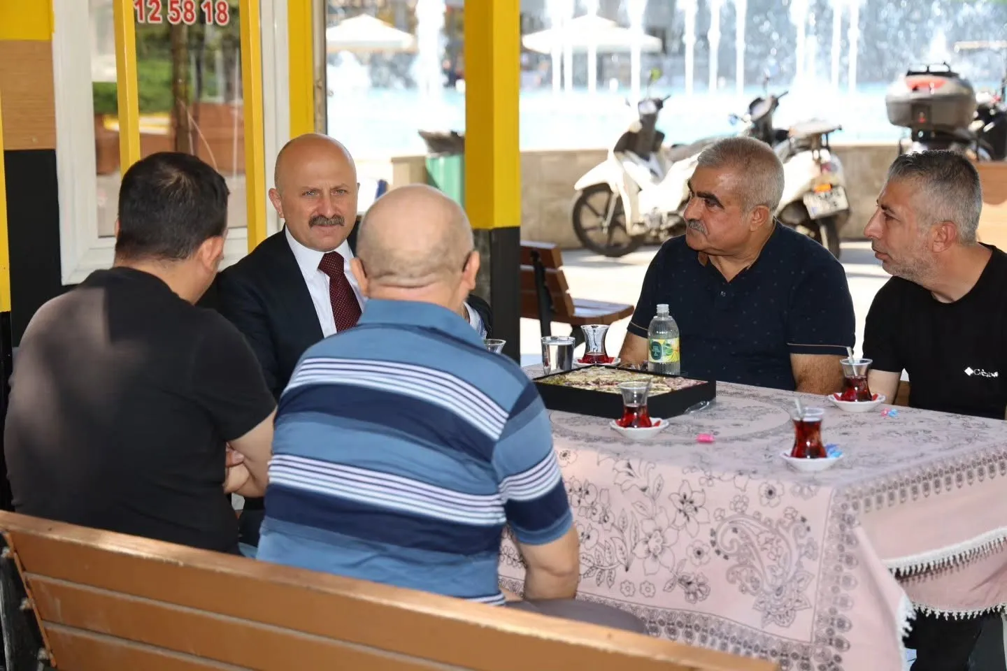 Vali Varol'dan esnafa sabah sürprizi: Direksiyon başındakilerin sesine kulak verdi