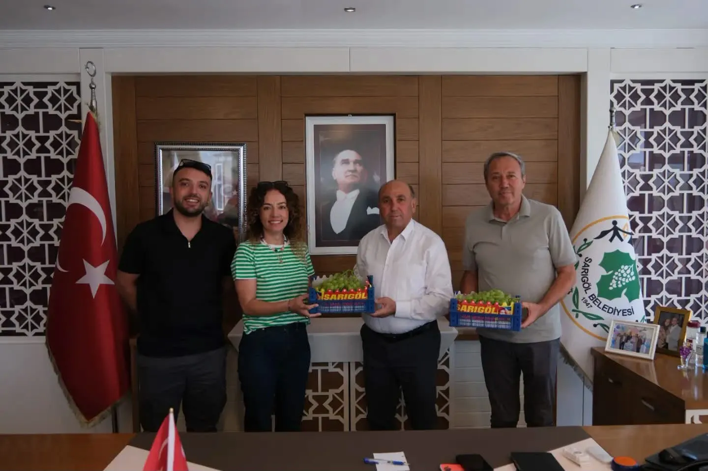 Sarıgöl'de yeşil seferberlik: Parklar modern dokunuşlarla yenileniyor
