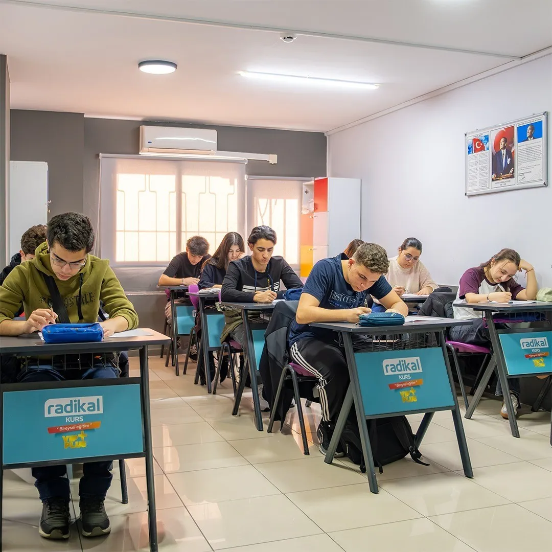 YKS yolunda bütçe dostu dönem: Radikal Eğitim’den mezunlara dev kampanya