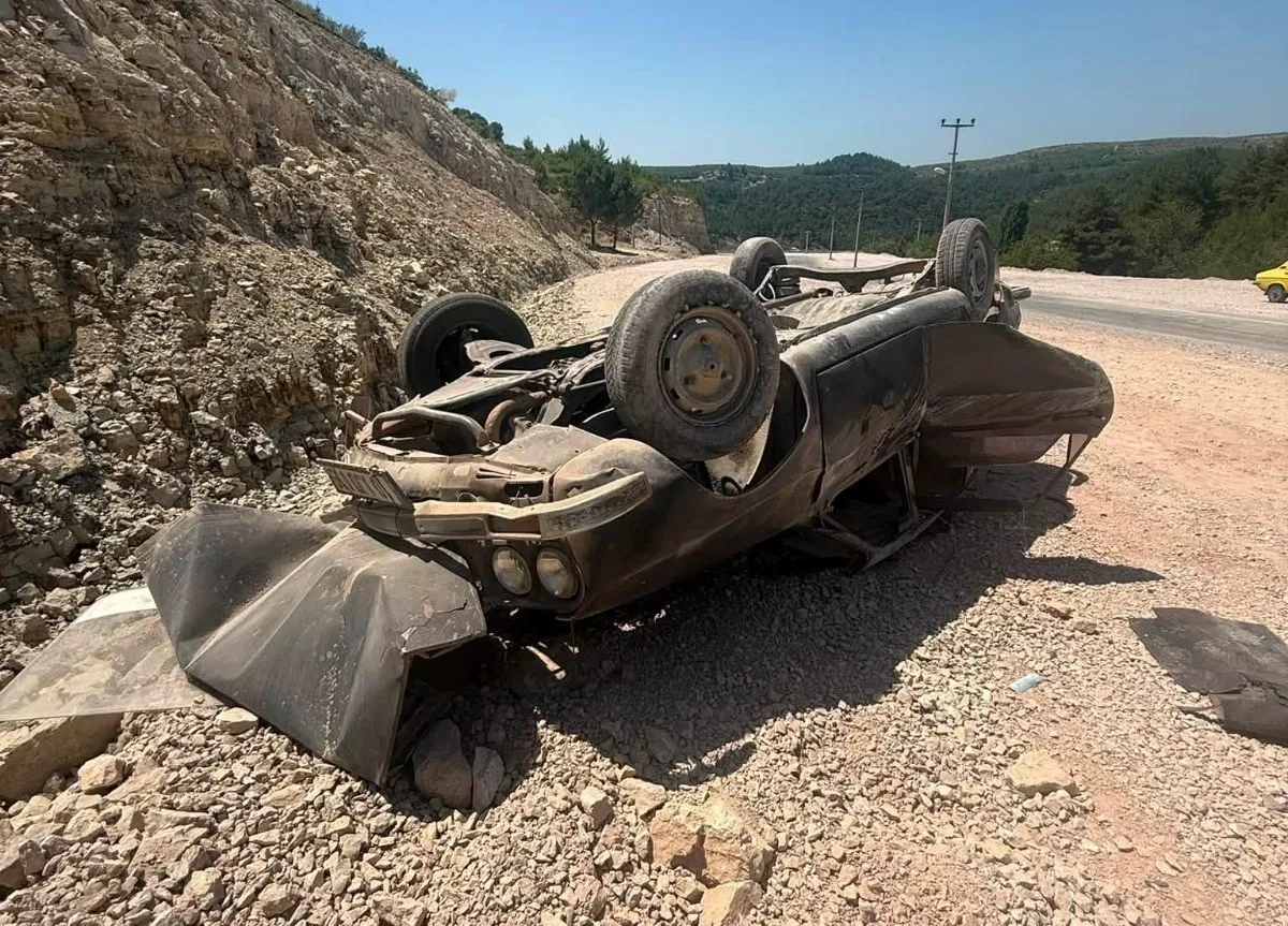 Manisa'da yola saçılan mıcır dehşet saçtı: 3 yaralı
