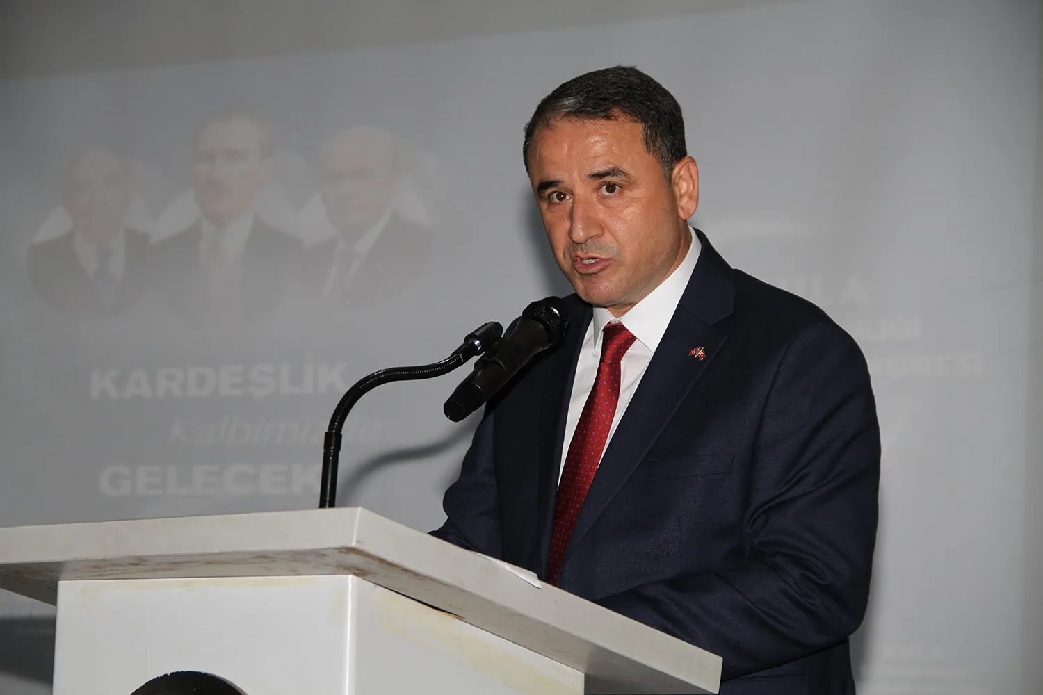 Kula MHP’de yeni dönem: Hüseyin Sönmez güven tazeledi