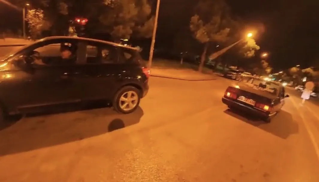 Denizli'de Ters Şerit Dehşeti: Sürücü, Kask Kamerasına Yakalandı