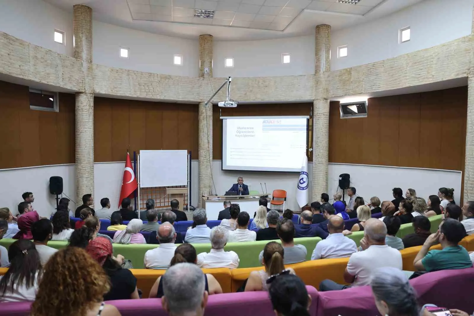 ADÜ'de yabancı öğrenci kayıtları için kritik hazırlık: İdari kadro bilgilendirildi