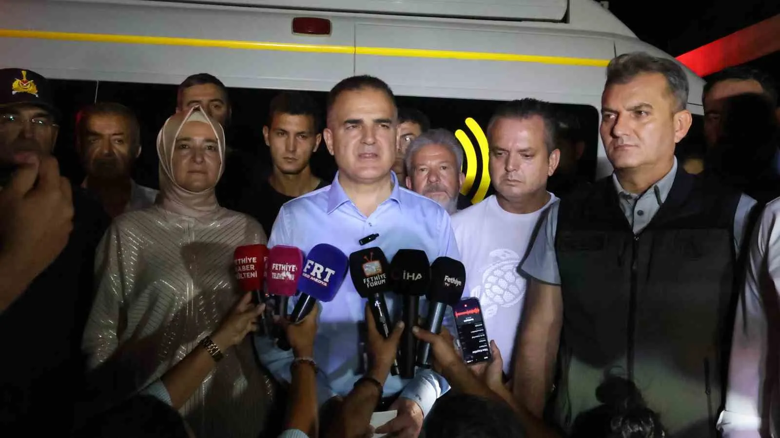 Fethiye'de Alevlere Gece Görüşlü Helikopterle Müdahale: 16 Huzurevi Sakini Hastaneye Kaldırıldı