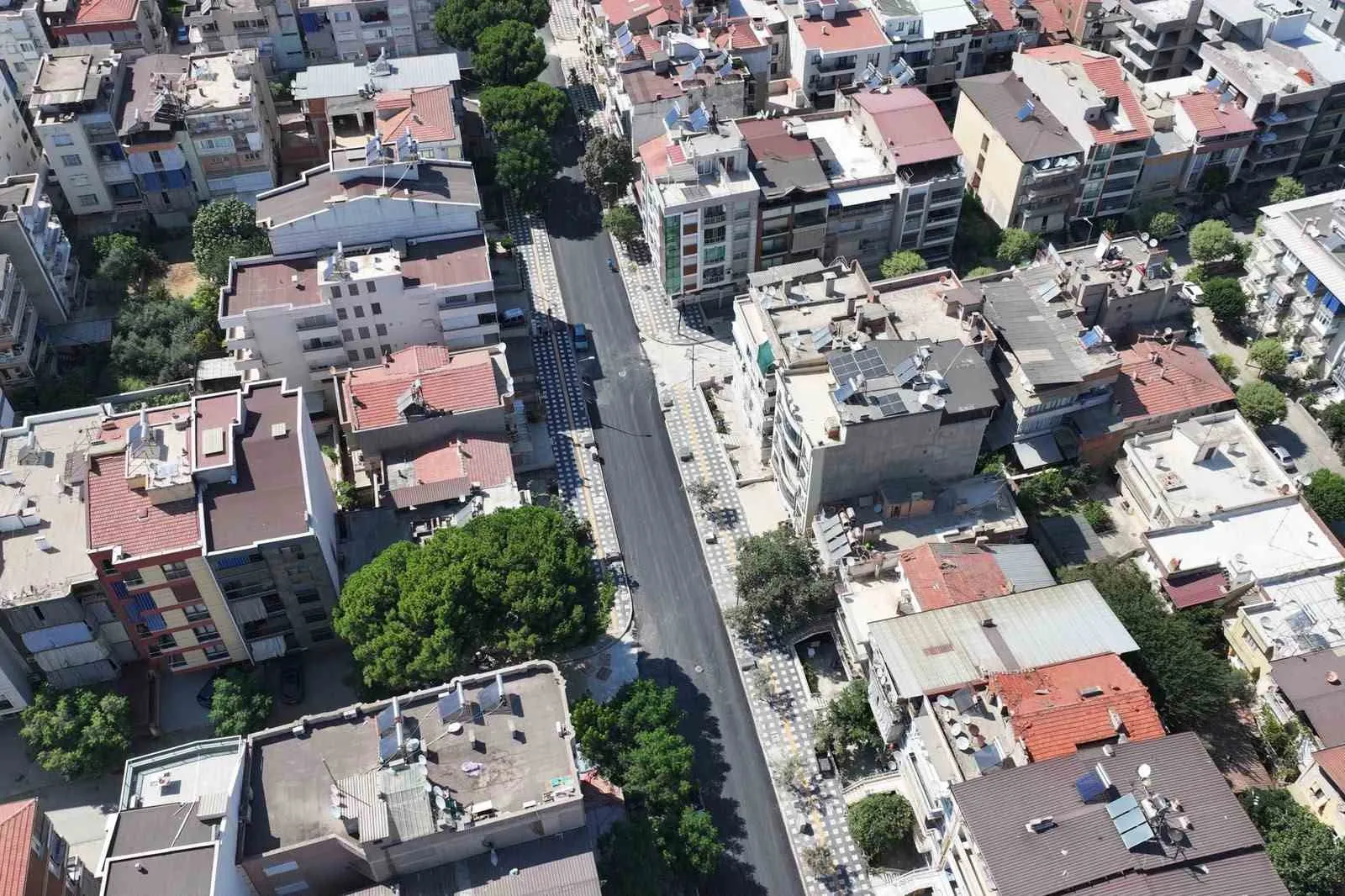 Salihli’nin çehresi değişiyor: Şüheda Caddesi’nde asfalt mesaisi