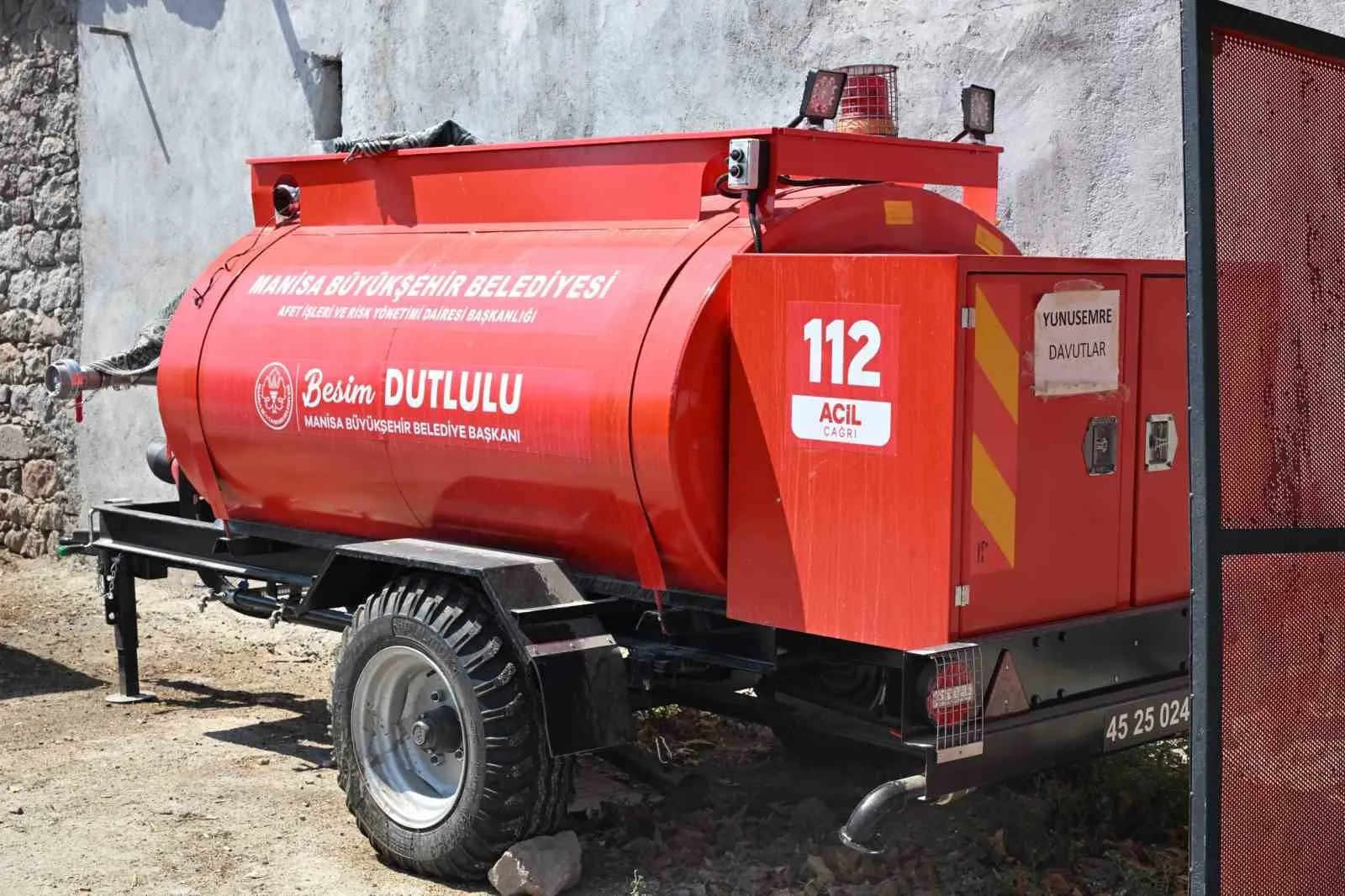 Yıldırımın Tetiklediği Yangın, Mahalleliyi Uyandırmadan Söndürüldü