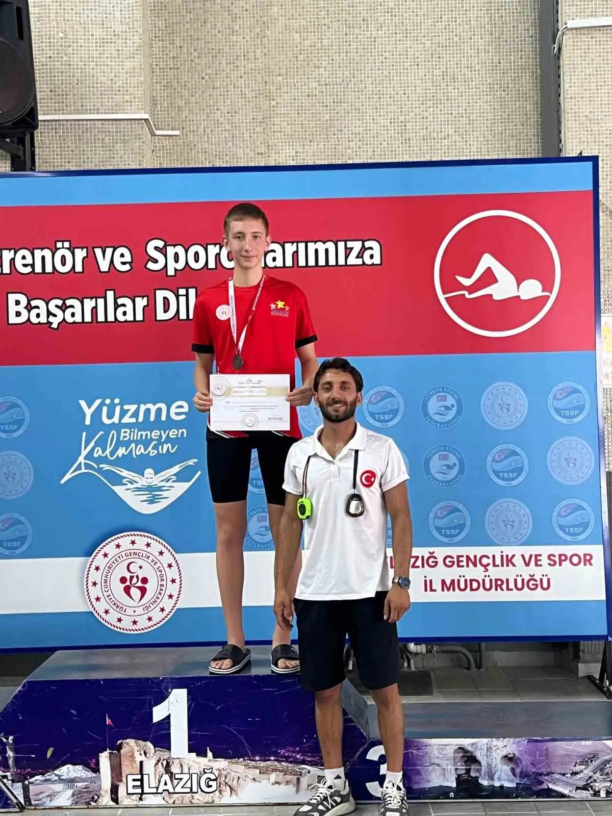 Ege'nin gururu Elazığ'dan madalyayla döndü: Havuzda Aydın rüzgarı esti