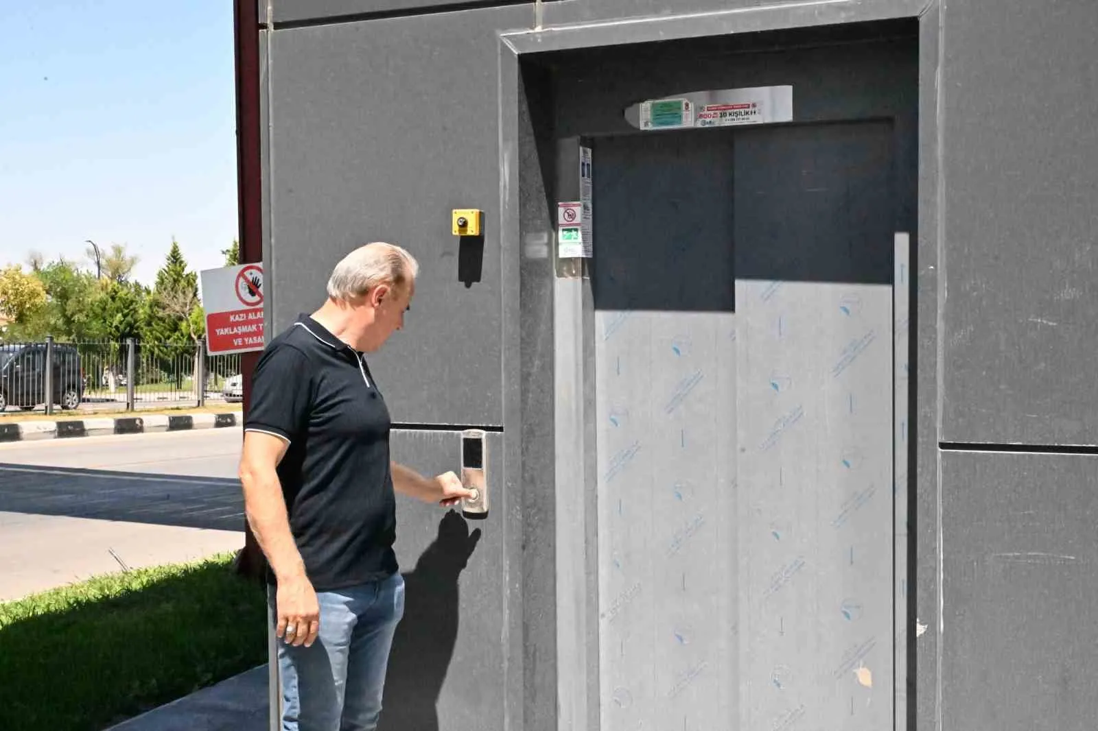 Kuşlubahçe’de asansörlü dönem: Üst geçit çilesi tarihe karıştı