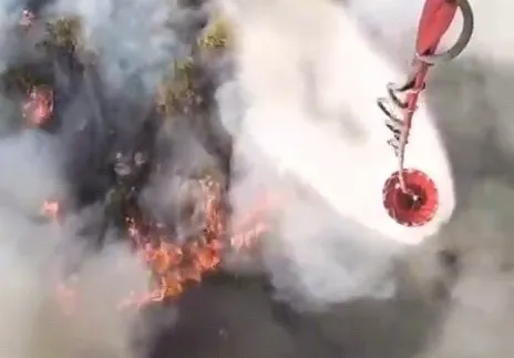 Gördes’te alevlere 4 saatlik set: 6 uçak ve 7 helikopterle müdahale
