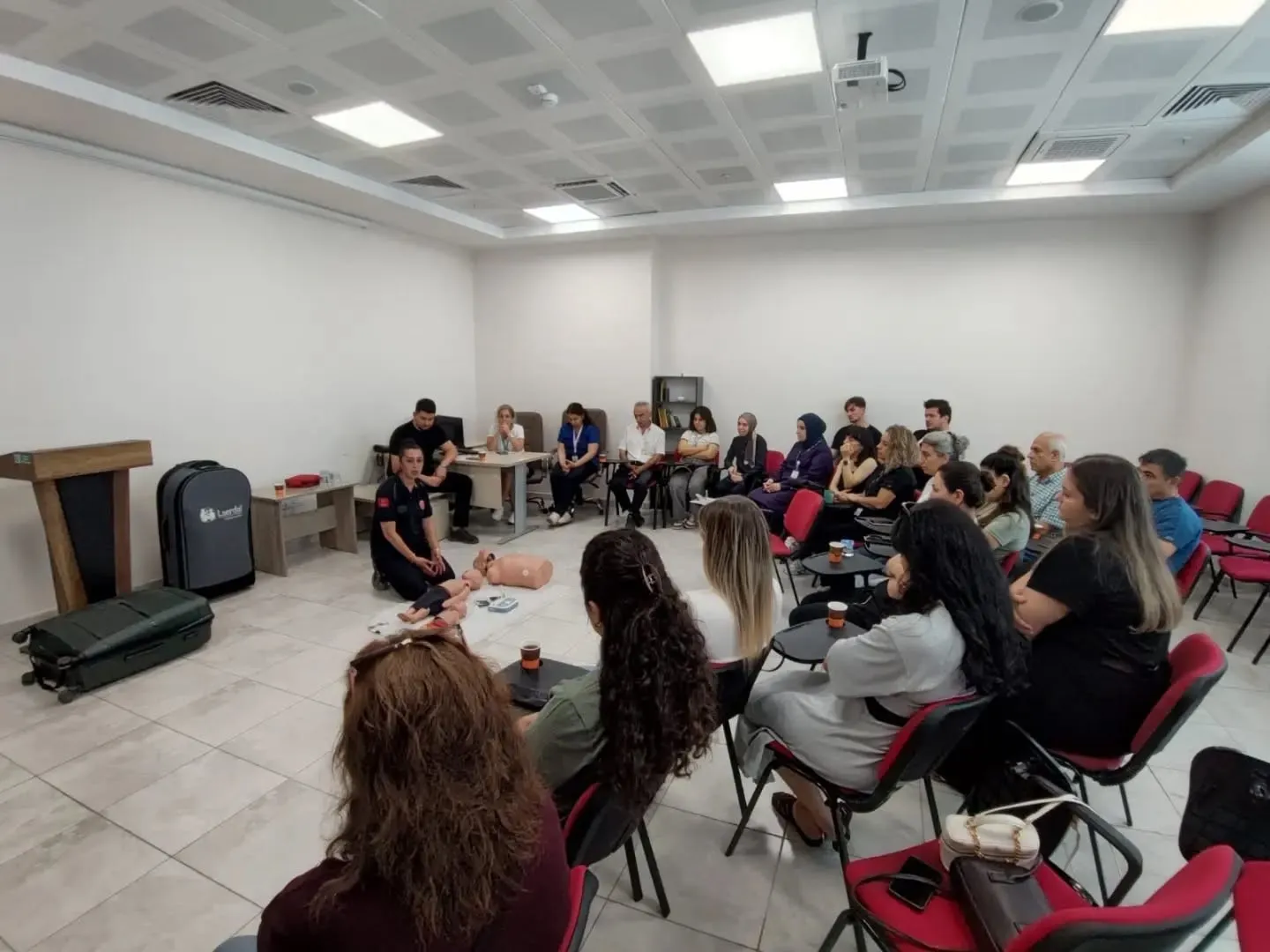 Karacasu'da sağlıkçılara kritik müdahale eğitimi: Saniyeler hayat kurtaracak