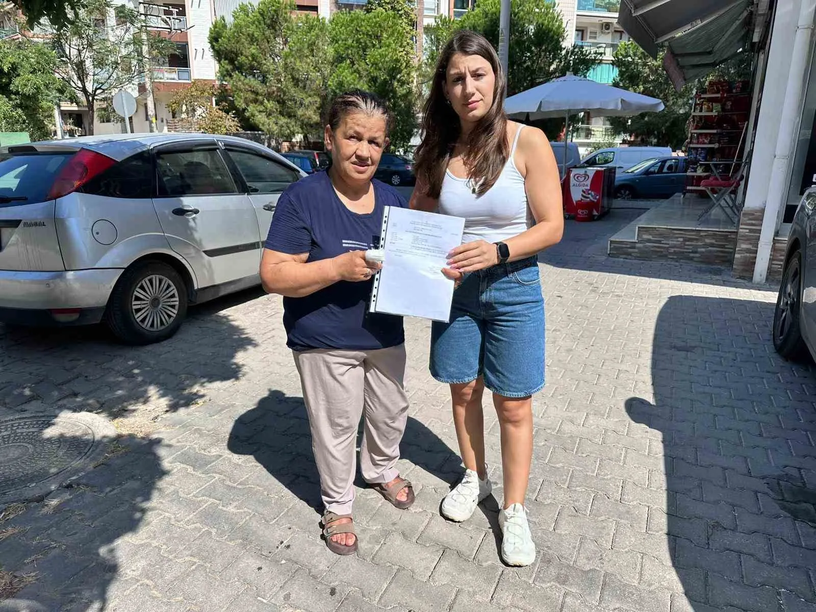 Karşıyaka'da Dehşet: Pitbull'un Saldırdığı 5 Çocuk Annnesinin Parmağı Koptu