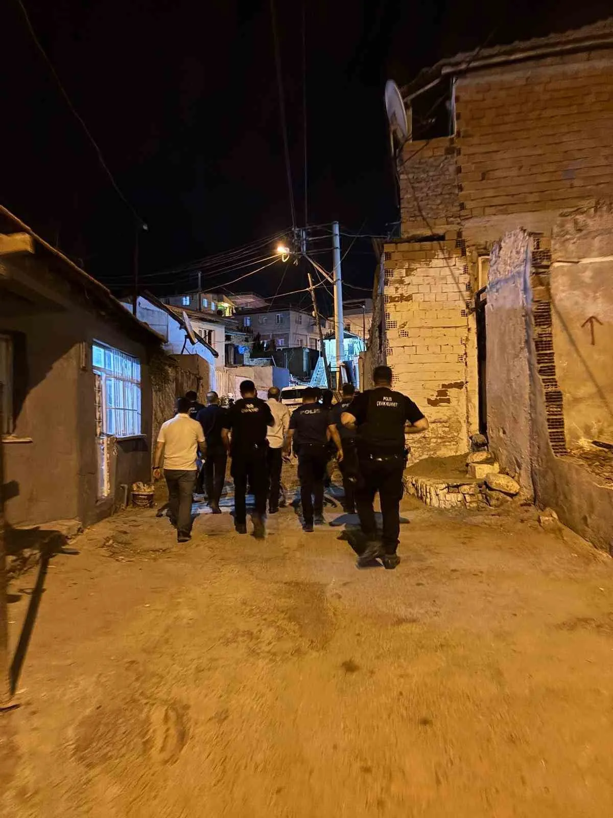 Menemen'de Güvercin Hesaplaşması Kanlı Bitti: Sokaklar Savaş Alanına Döndü, 4 Kişi Tutuklandı