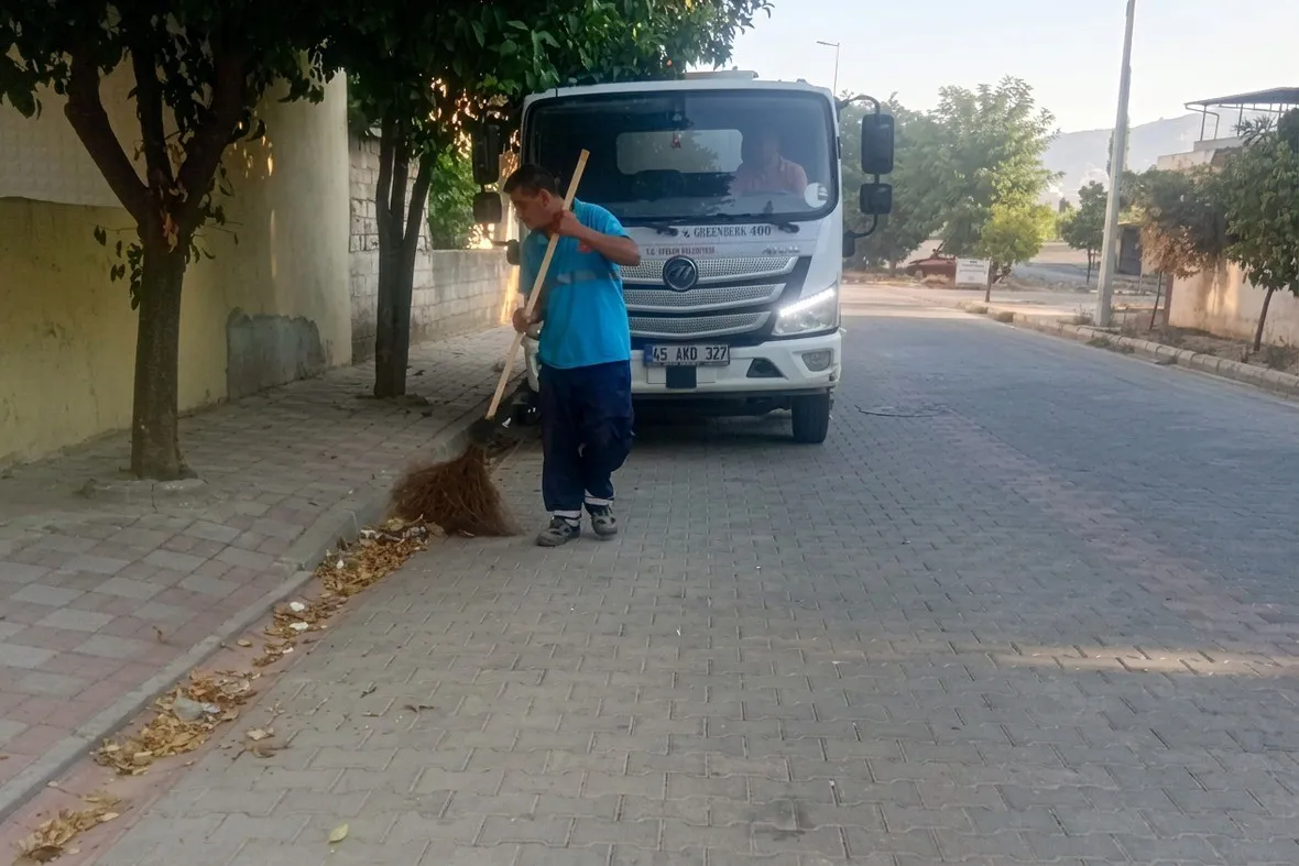 Efeler’de temizlik seferberliği: Sanayi ve mahalleler pırıl pırıl oldu