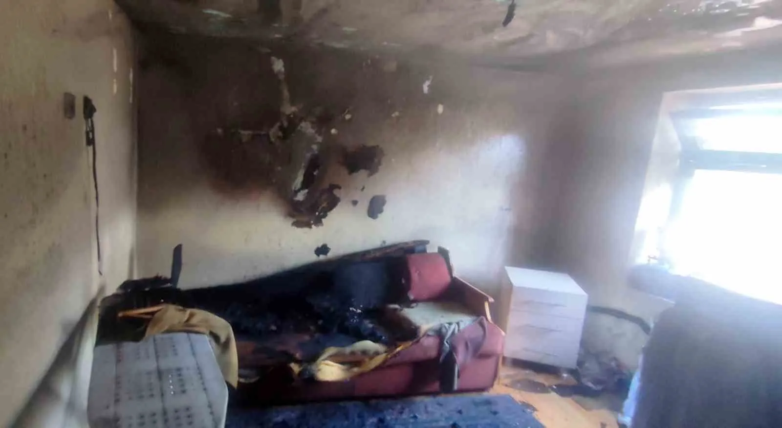 Menteşe’de korkutan ihmal: Açık unutulan ütü evi küle çeviriyordu